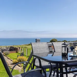 https://ammonite-cottage-coastal-retreat-with-sea-views.yorkshirehotels.net